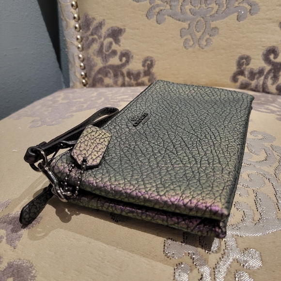 ❤NeW!!❤ COACH HOLOGRAM OILSLICK DOUBLE ZIP LEATHER WRISTLET WALLET - Picture 9 of 15